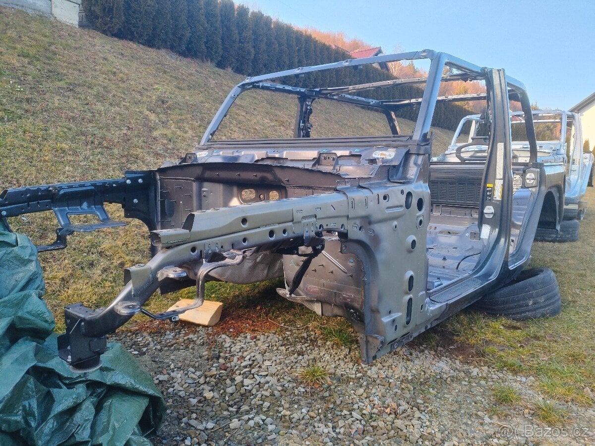 Jeep Wrangler JL 2021rok celú karosériu