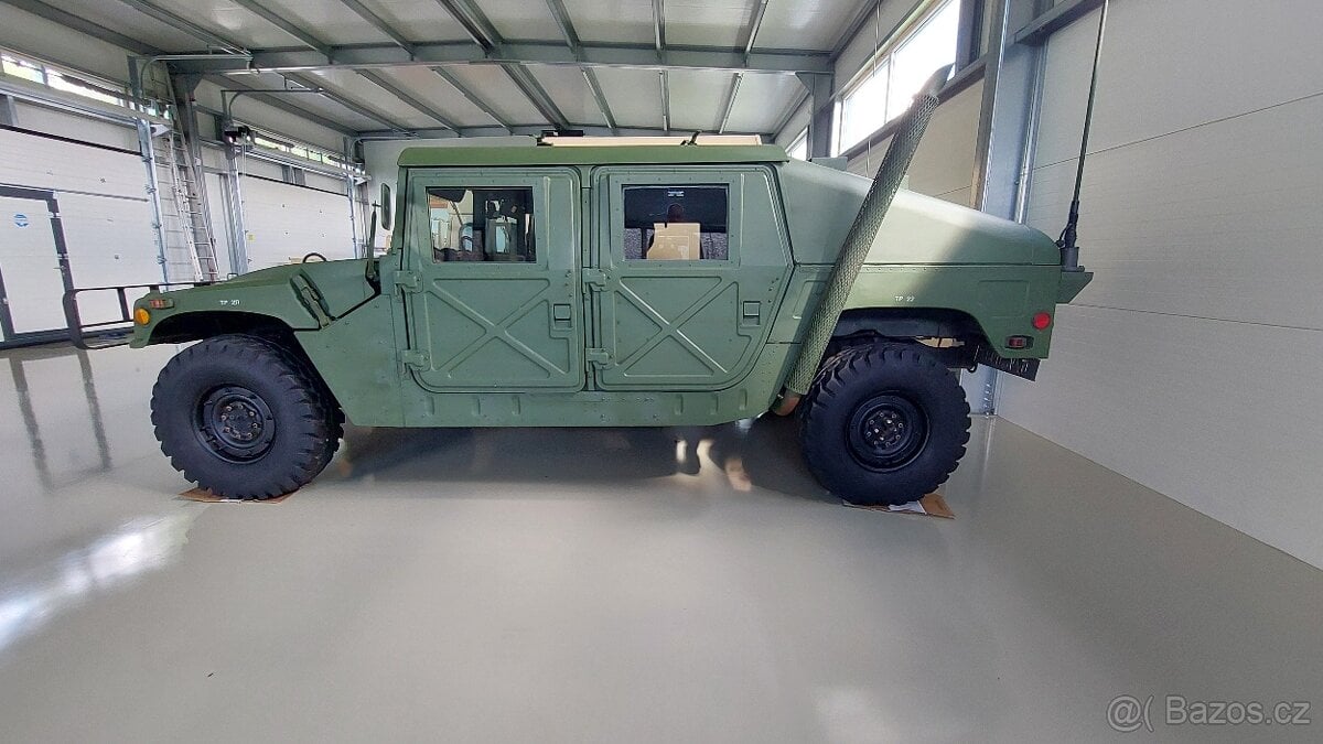 Hummer H1 / HMMWV slant back