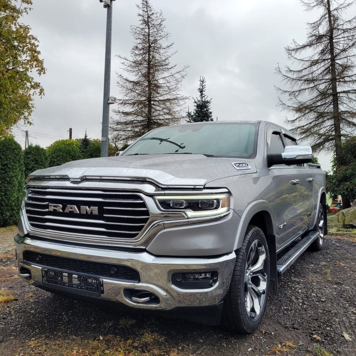 DODGE RAM 1500 5,7 HEMI LONGHORN odpočet DPH