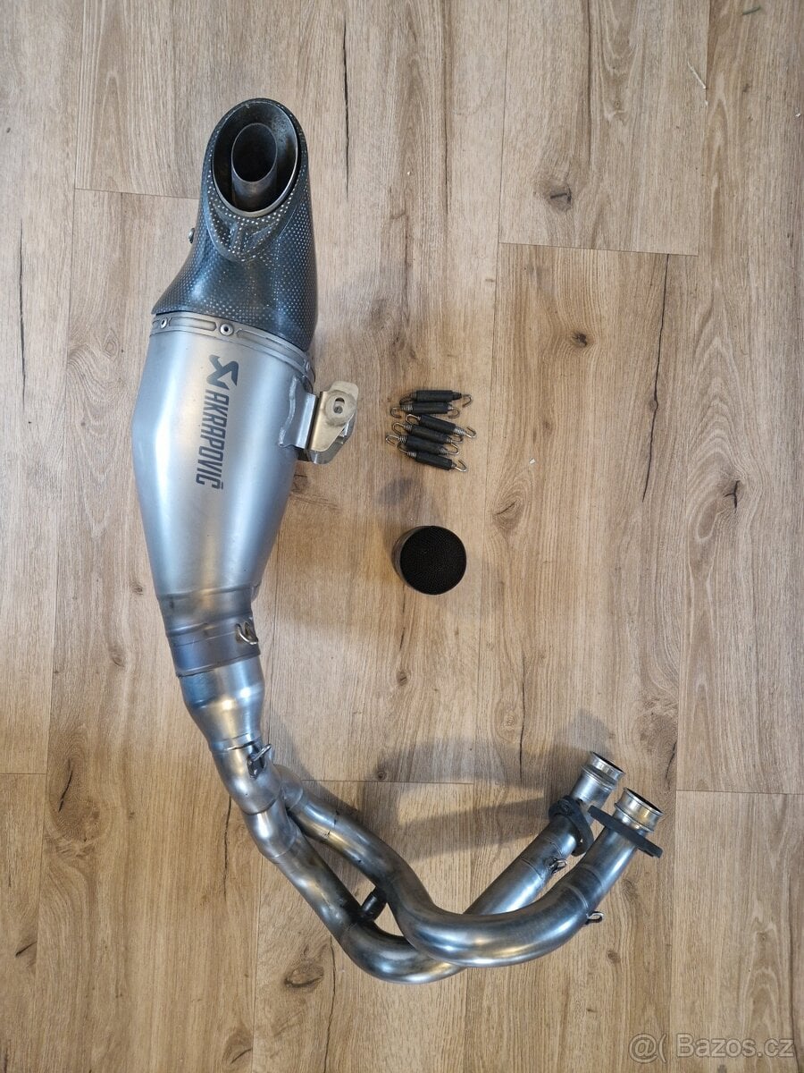 Kawasaki Z650 Akrapovič