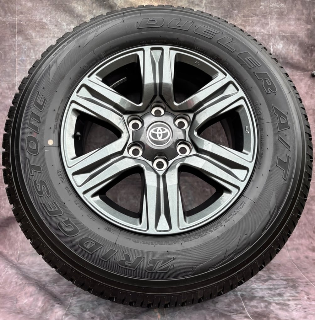 Zánovní alu Toyota Hilux 265/65R17 112S 99% VZORKU