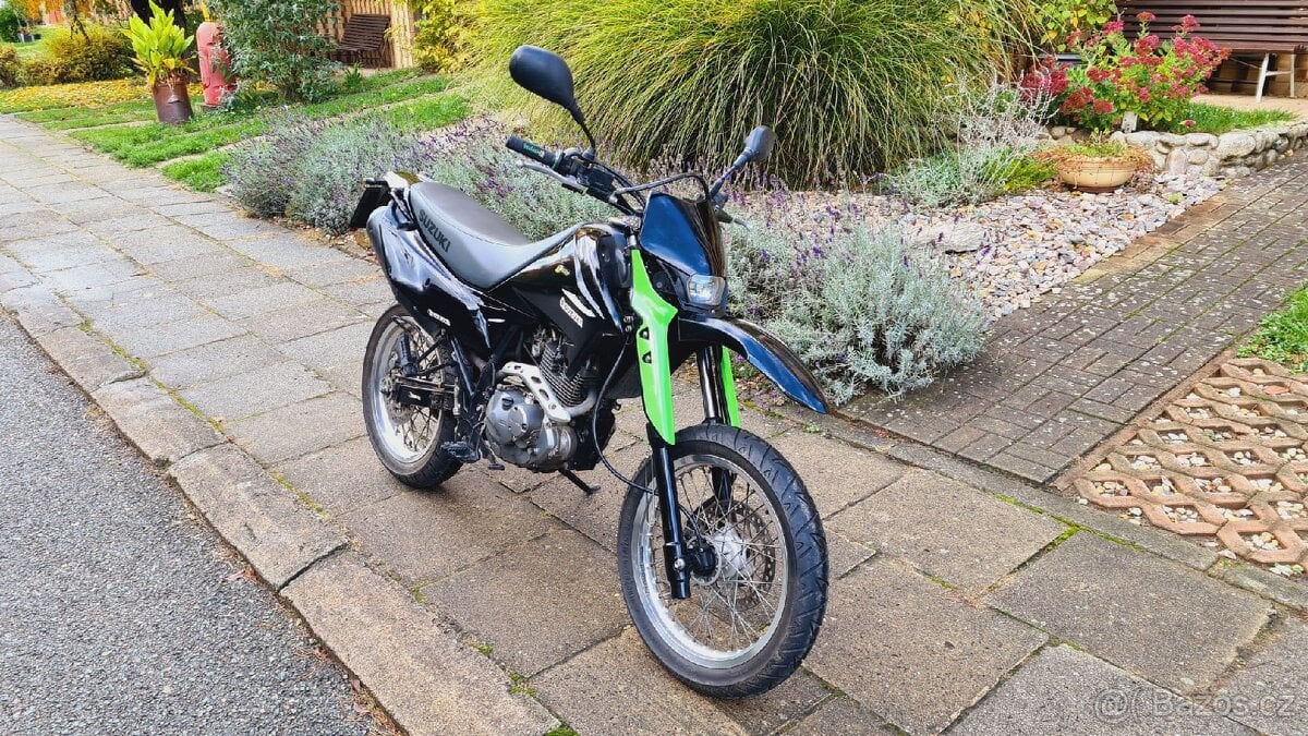 Suzuki DR 125 SM