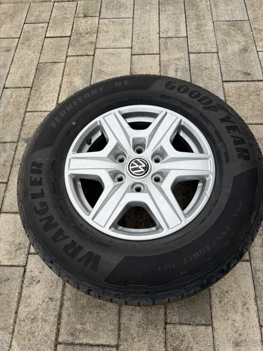Prodej kol VW Amarok s pneu