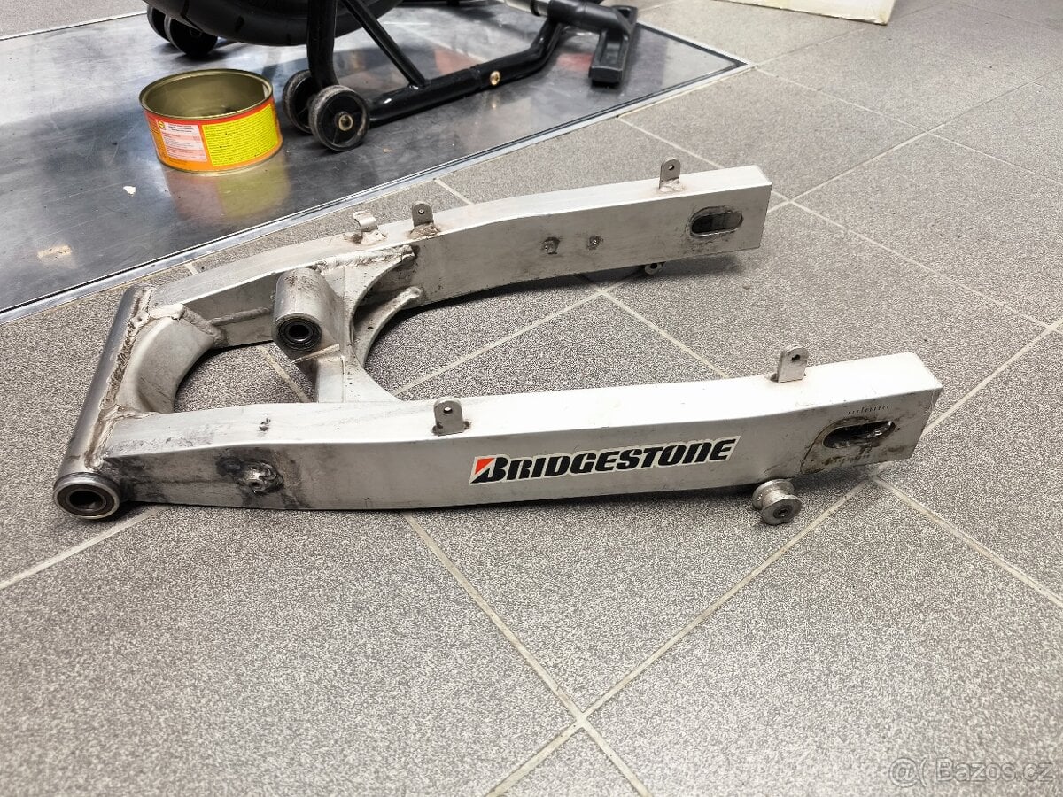 Suzuki gsxr 750 kyvka