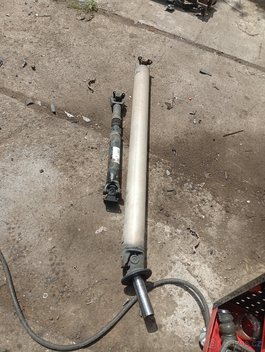 NISSAN NAVARA D23, 2,3CDI RV 2021 KARDAN PŘEDNÍ A ZADNÍ