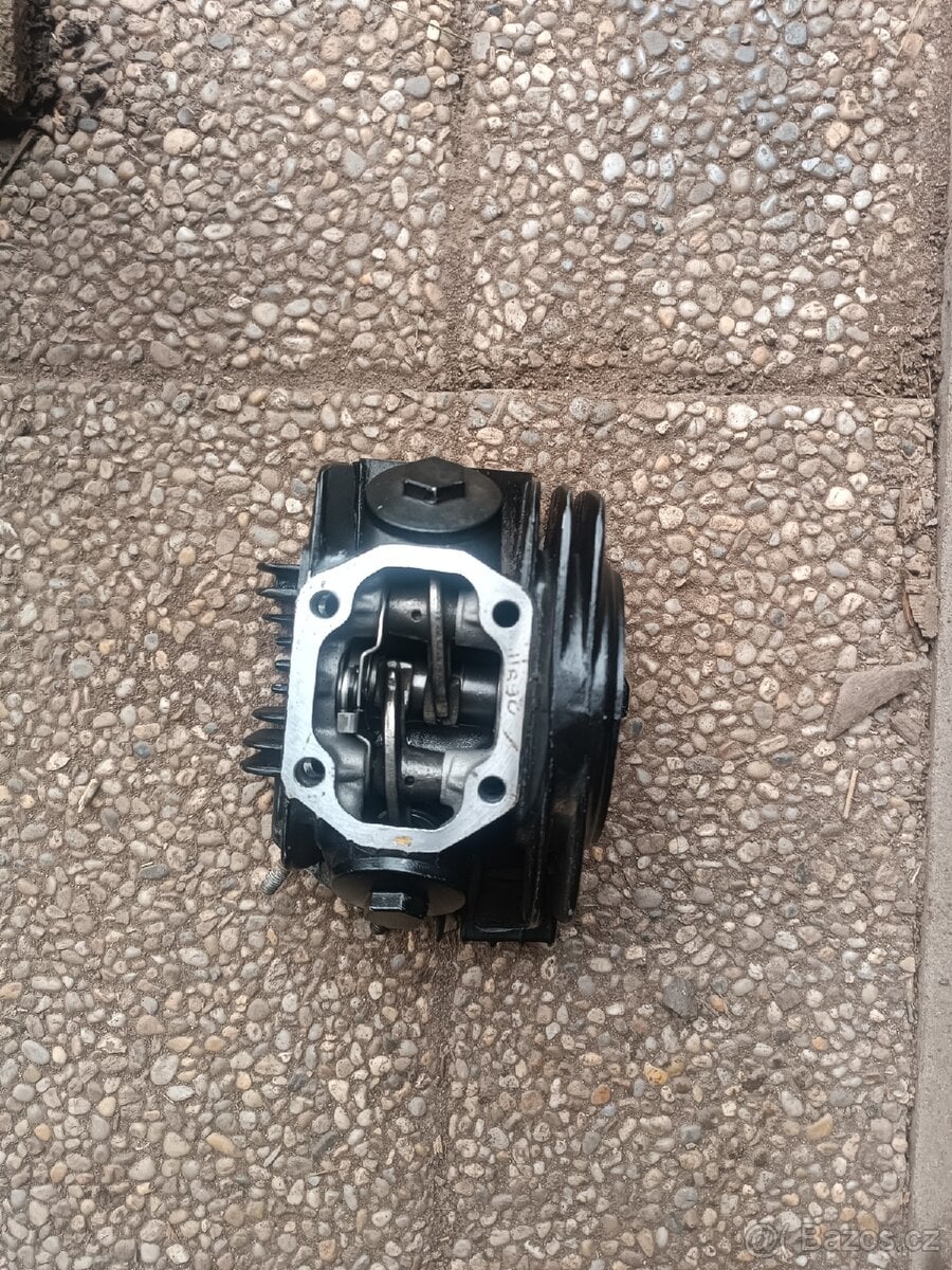 hlava motoru pitbike 125