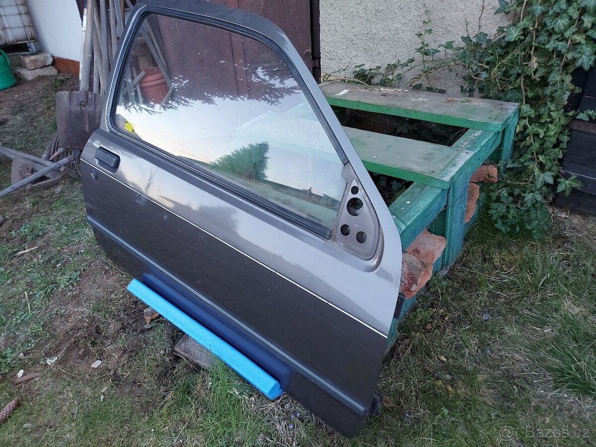 Dveře Ford Sierra coupe /XR4