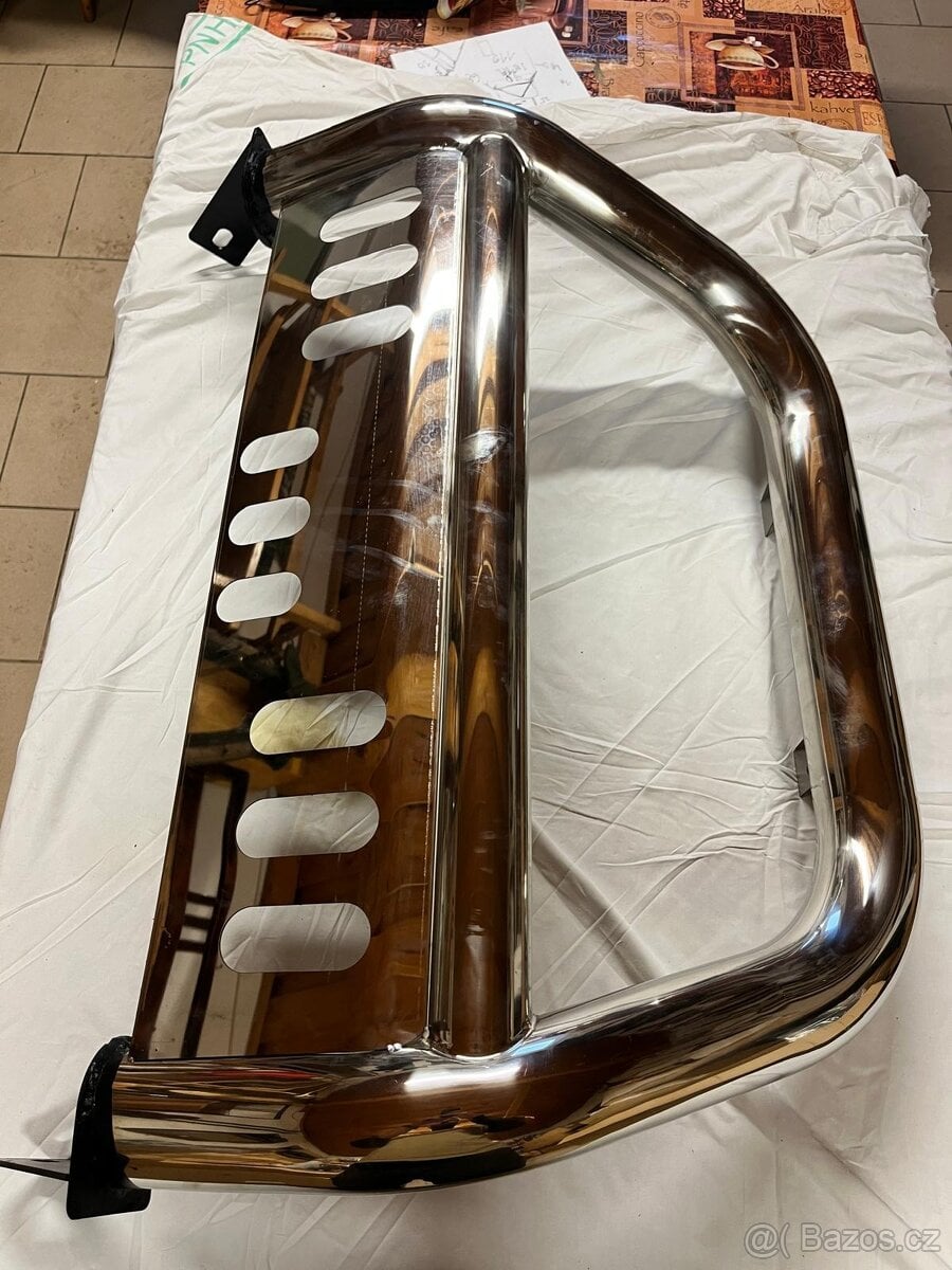 TOYOTA HILUX VIII-OD R. 2015  PŔEDNÍ RÁM CHROM