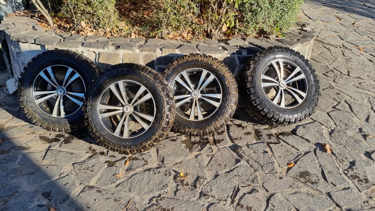 Litá kola s offroad pneu 215/65 R16