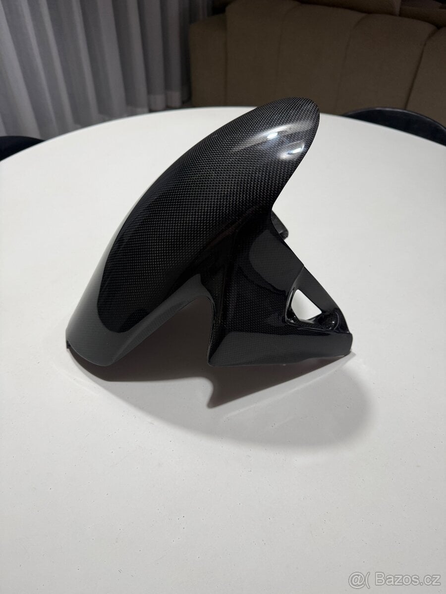 NOVÝ Karbónový blatník na Ducati Panigale V4S