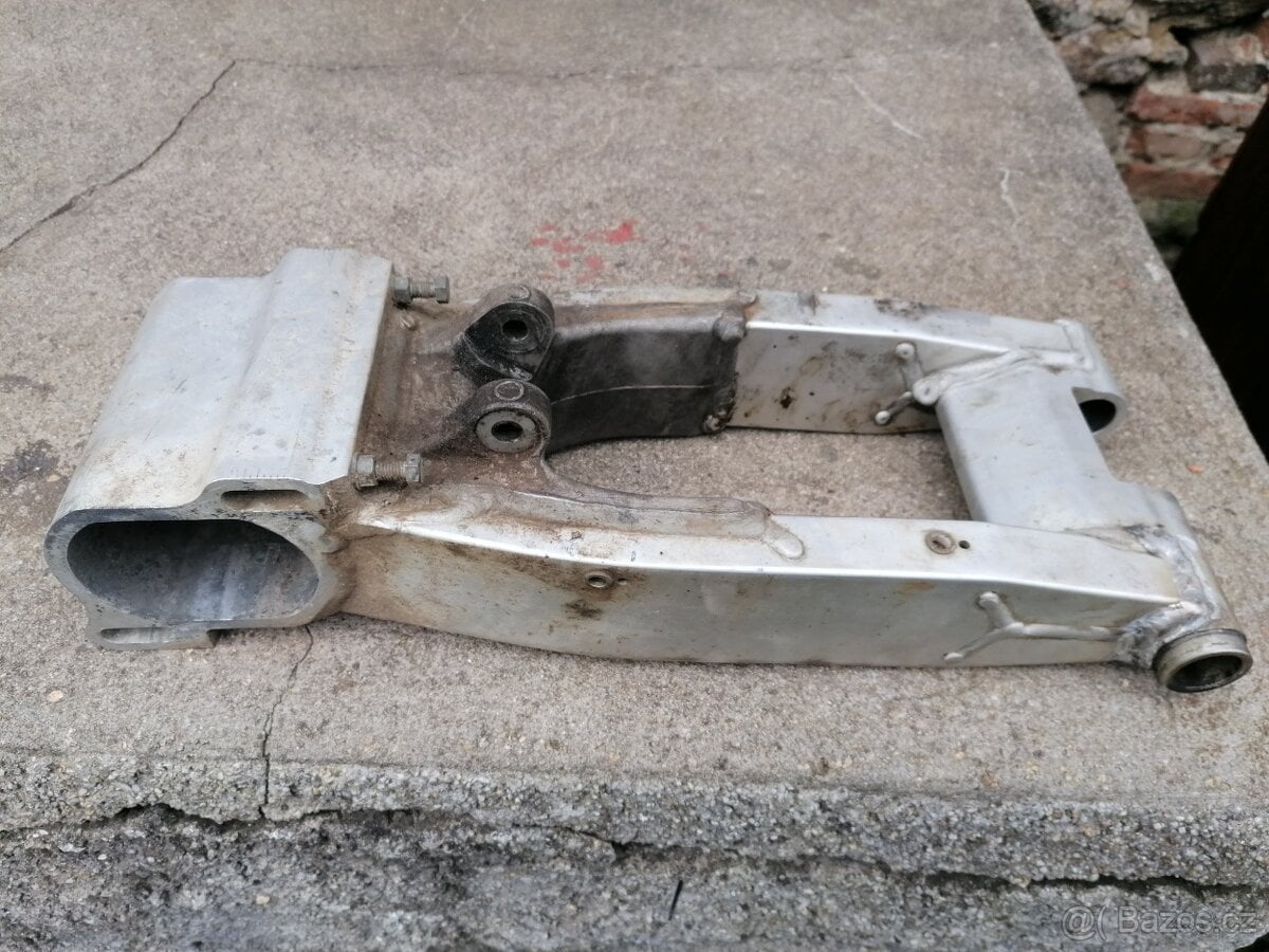 Yamaha Raptor 660 kyvka