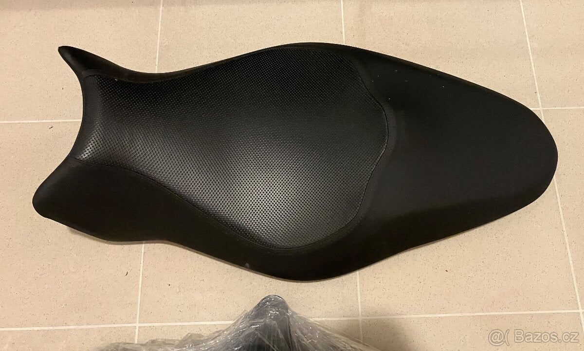 Original sedacka na Ducati Monster 821