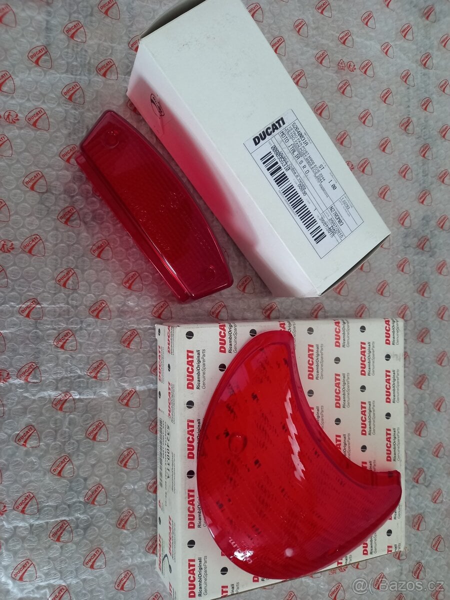 Sklíčko zadního světla