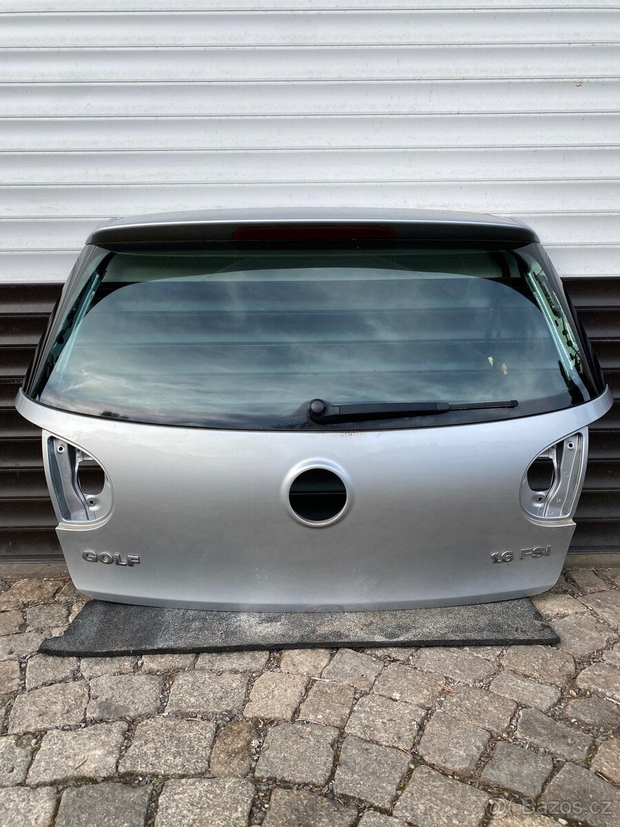 VW Golf 5 kufrové dveře LA7W