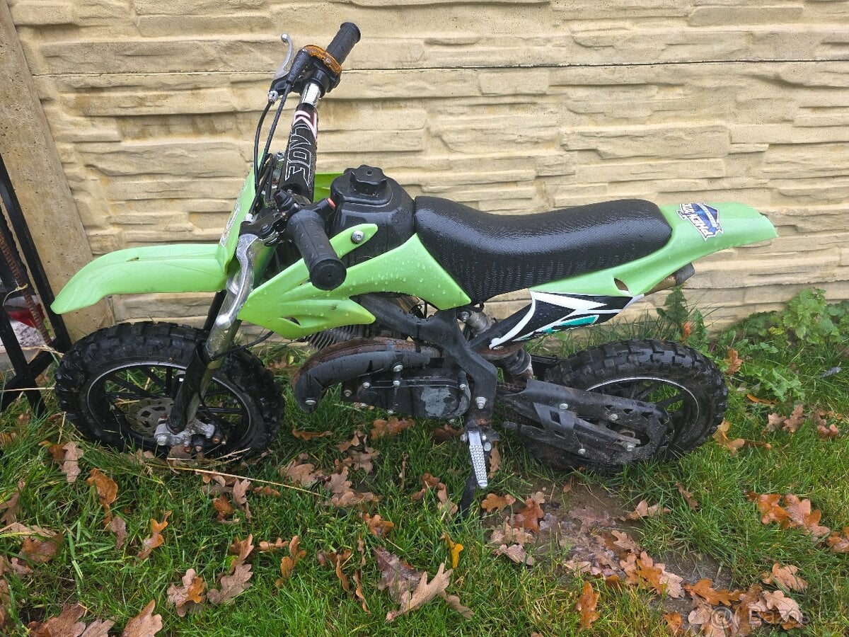 2x250 1x 125 2x minibike a 1x čtyřkolka