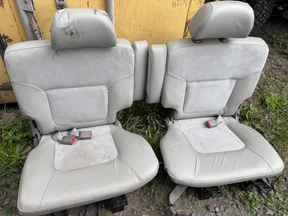 Zadní řada sedaček Nissan Patrol Y61 kraťas