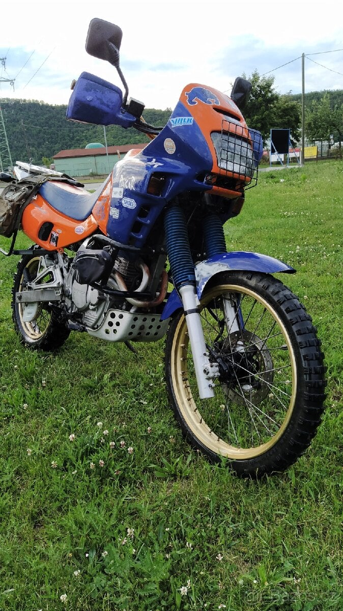 Honda Dominátor 650