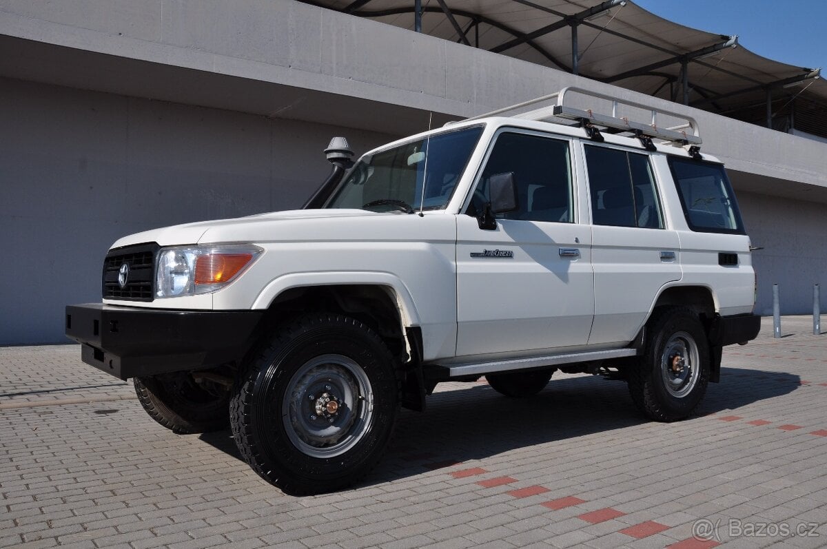 Toyota HZJ 76 LandCruiser - NOVÉ AUTO - 35 km - 4.2 Diesel