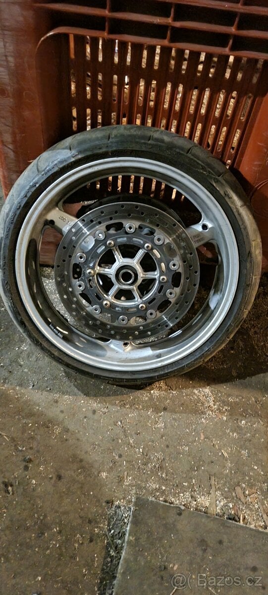 Yamaha r6 r.v 2000 náhradní díly.