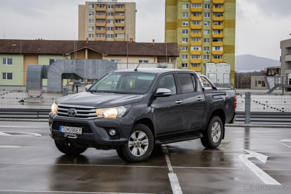 Toyota Hilux 2.4 D-4D Active A/T | 4x4 |