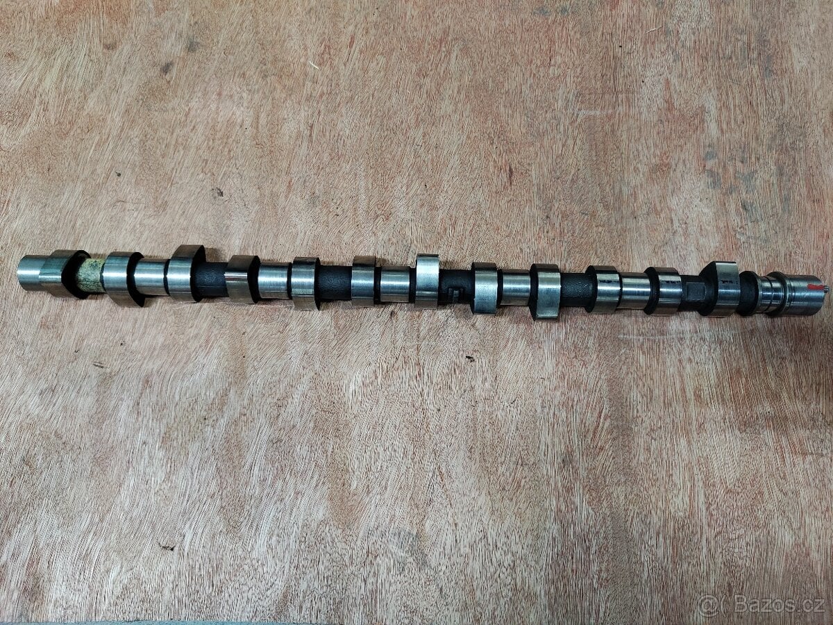 Vačková hřídel Nissan Patrol Y61