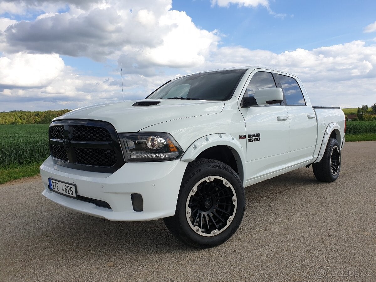 Dodge RAM 1500 Sport 5.7 V8 HEMI 4x4