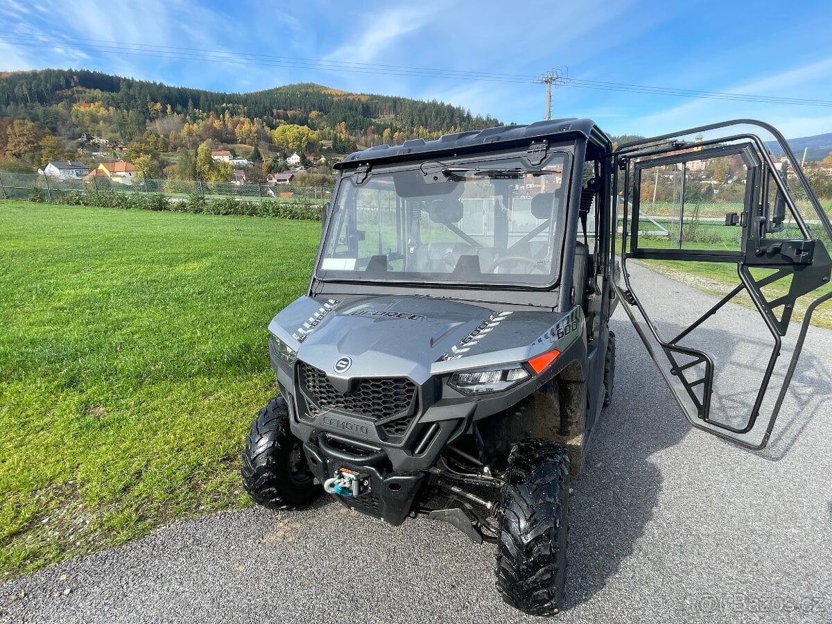 Čtyřkolka CF Moto 600 UTR