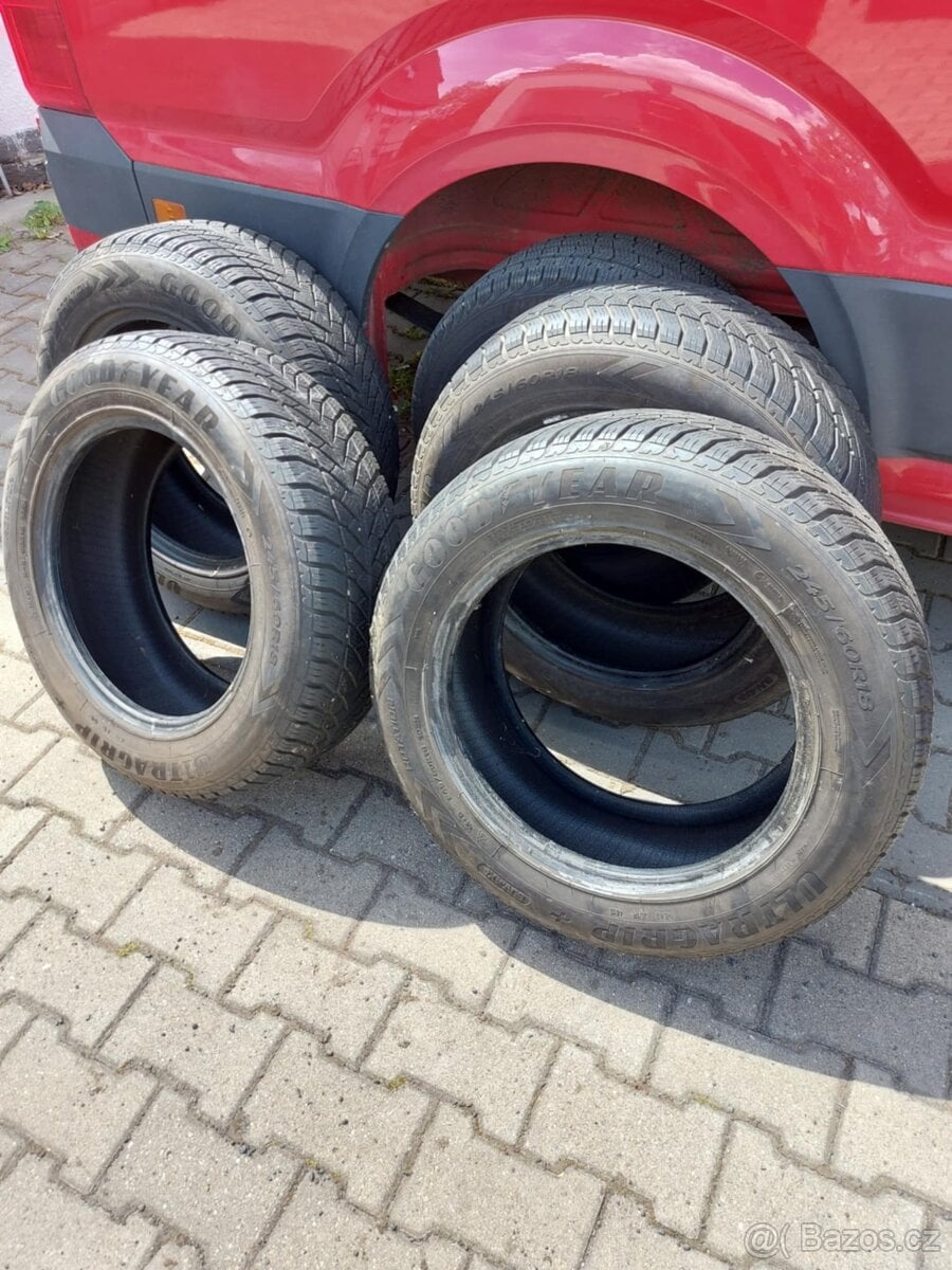 Zimní gumy Goodyear 245 60 r18