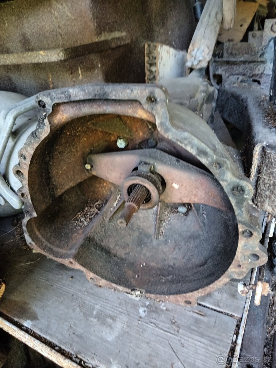 Prodám převodovky 2 ks Sierra 4 kvalt