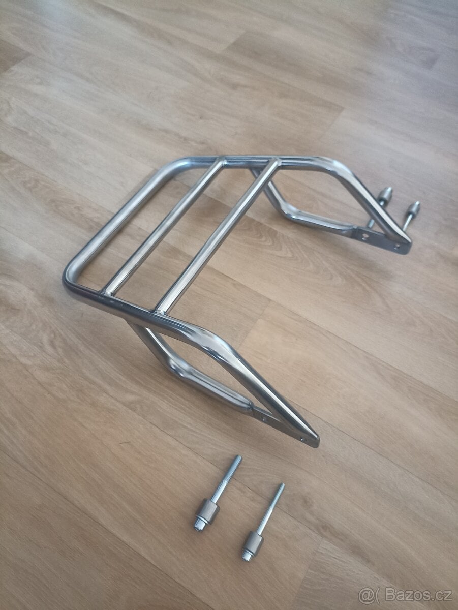 Zadní nerezový trubkový nosič na Suzuki GSX 1400
