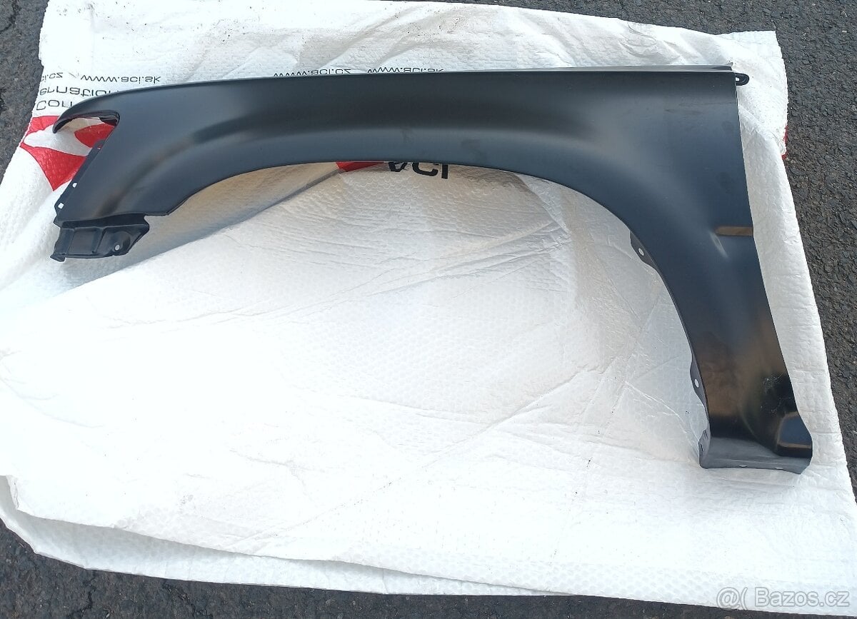 Blatník levý a pravý Toyota 4runner hilux