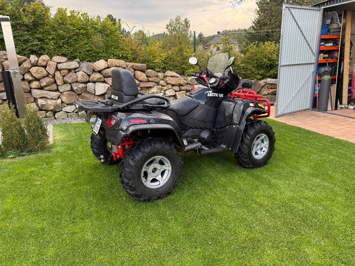 Arctic cat 700