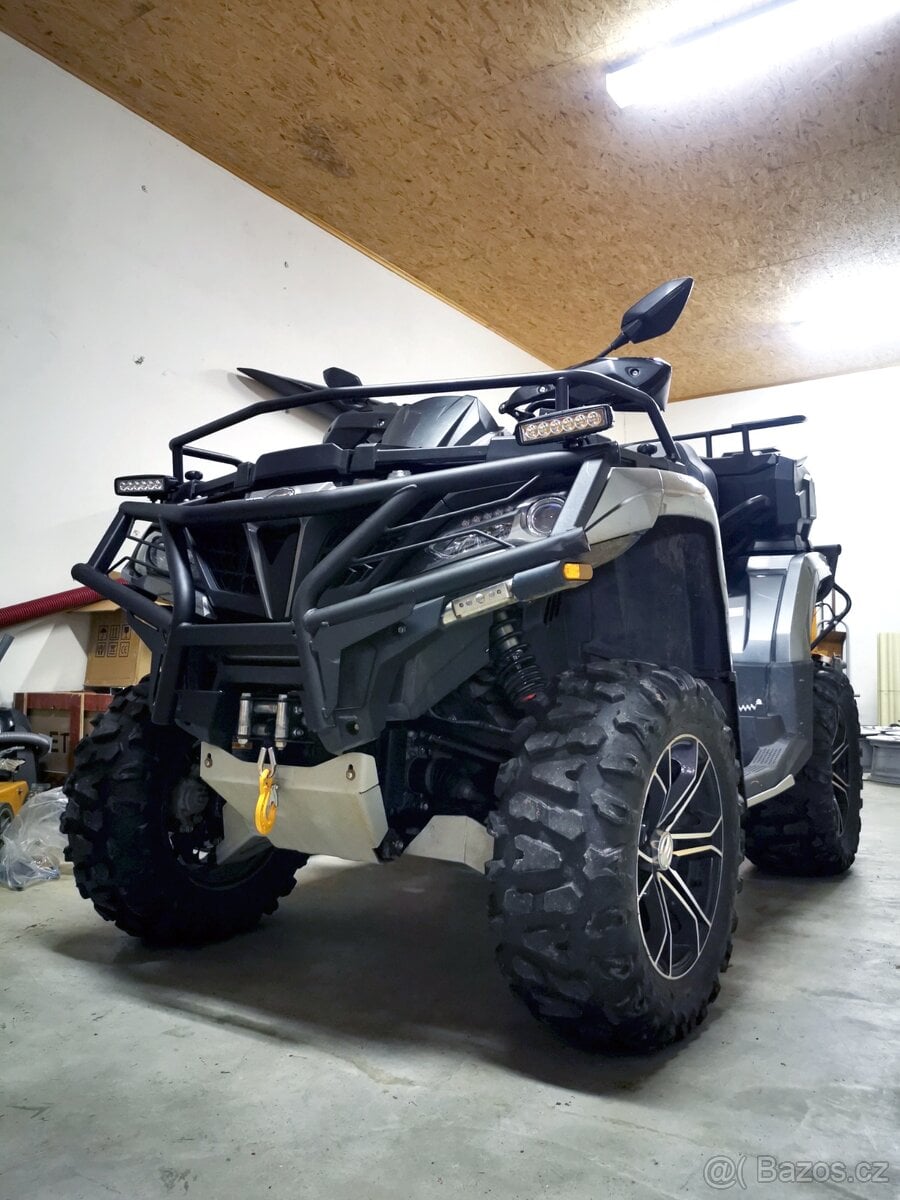 Dvouválec CF Moto X850 Plná výbava i serviska