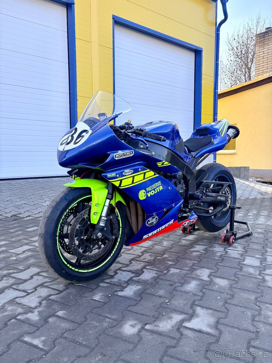 Yamaha R1 okruhovka