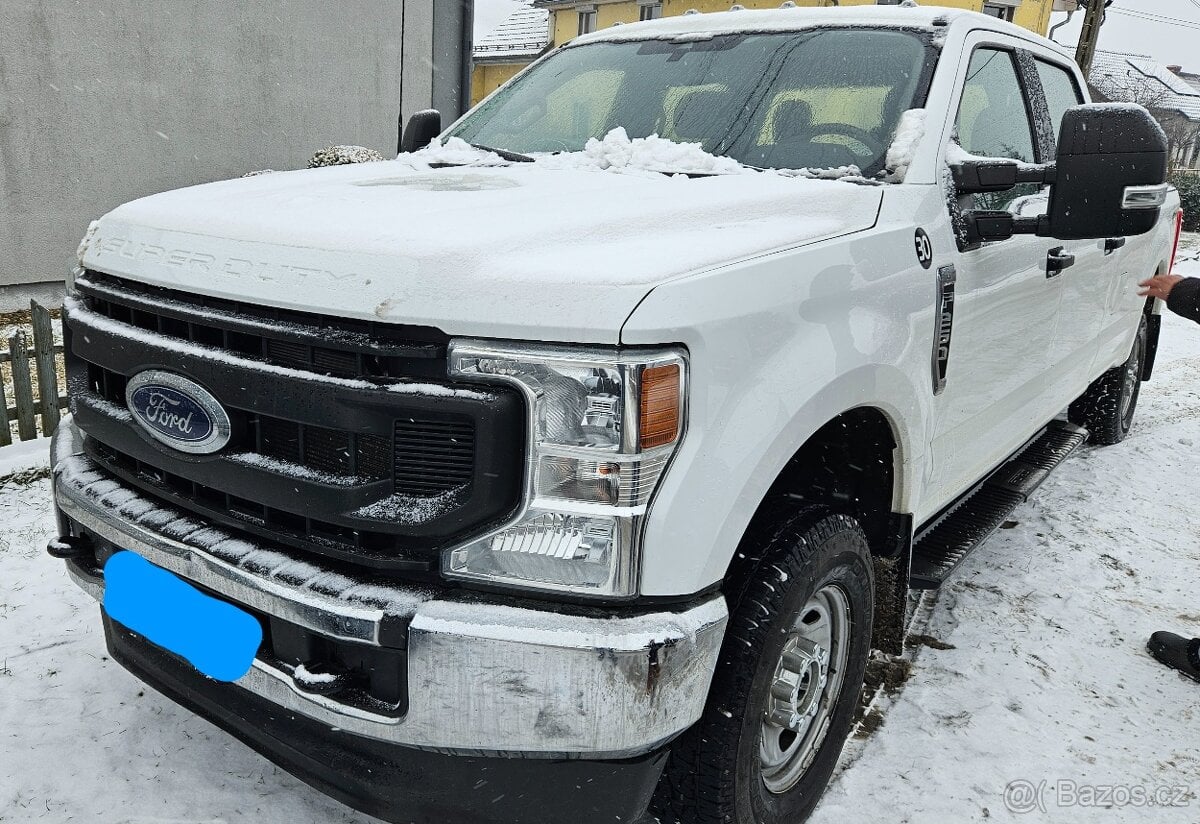 Ford F250 super duty 6,8 V8 6míst
