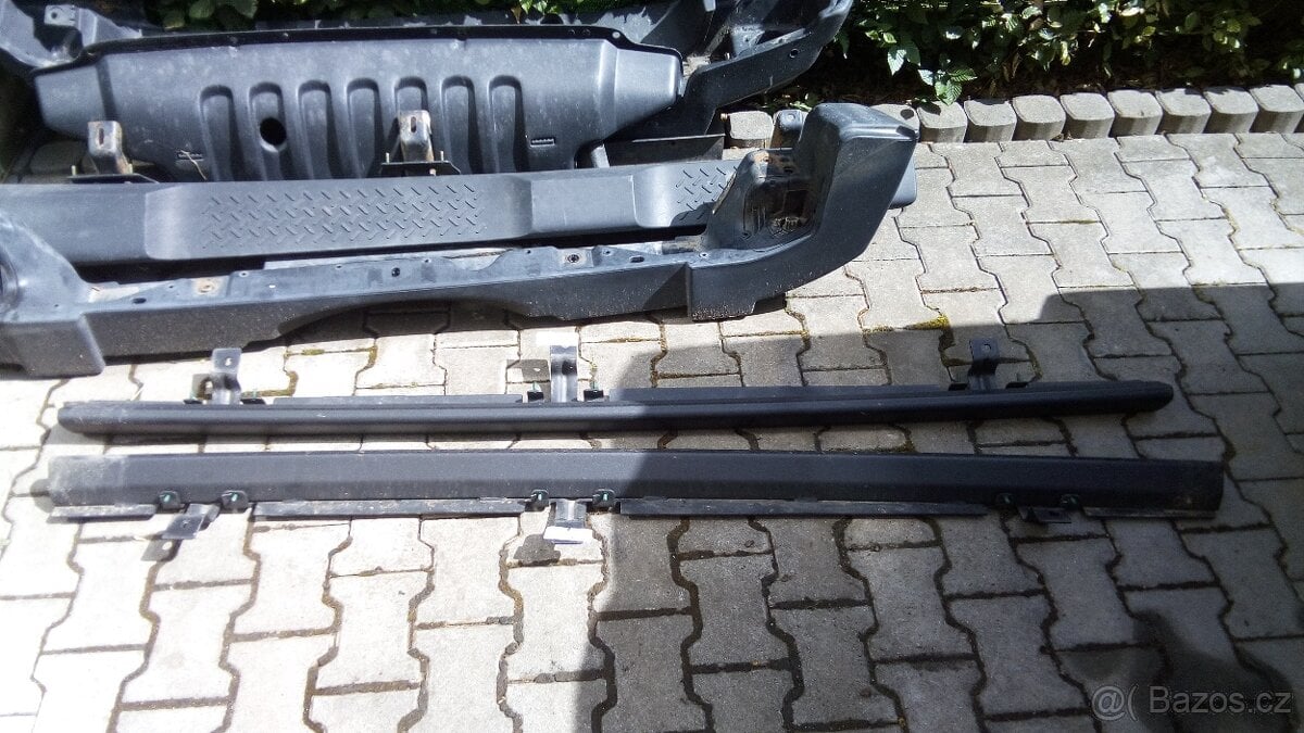 Pevnostní práhy na offroad Jeep Wrangler JKU Rubicon