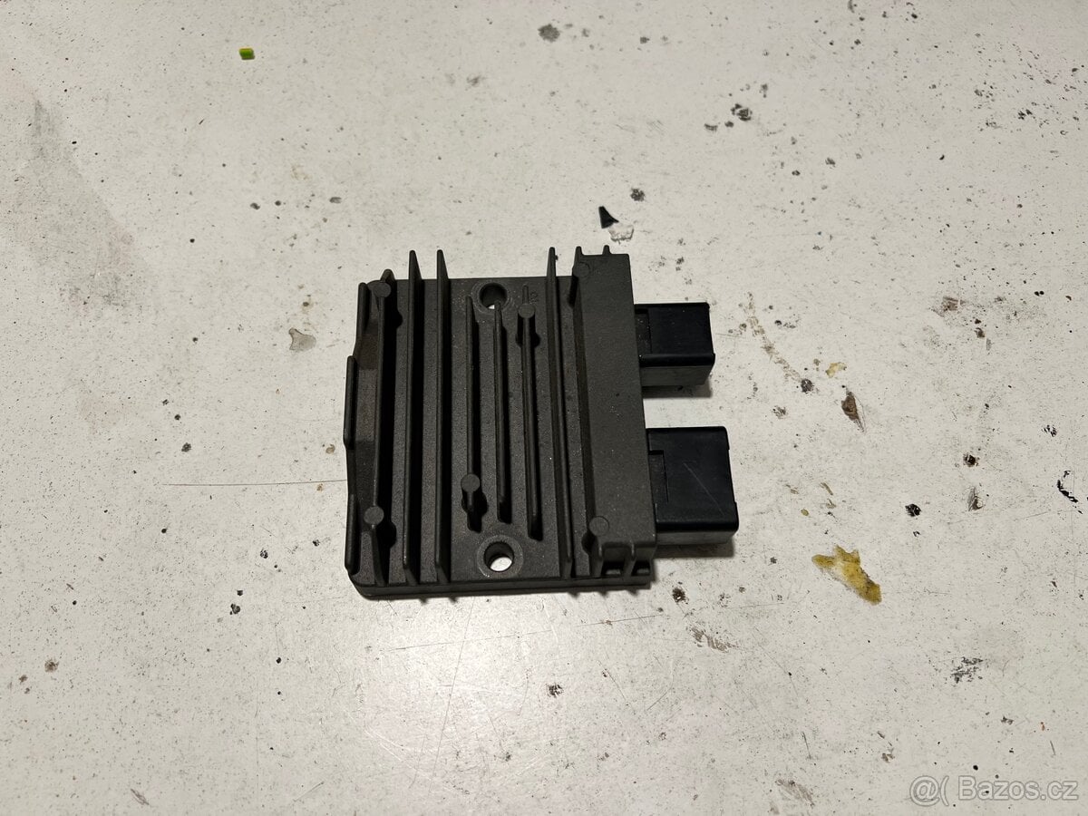 Honda cb1000r regulator napeti