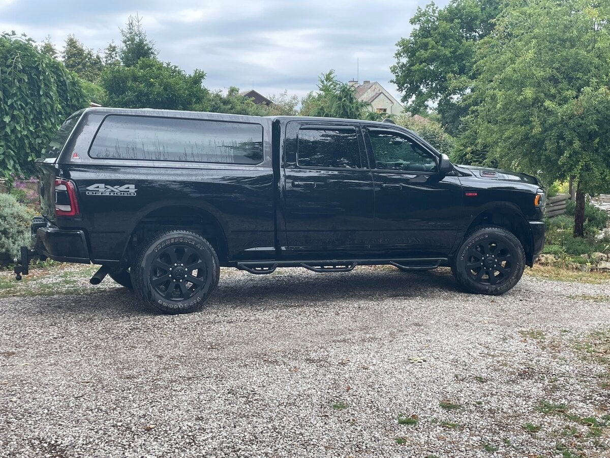Dodge ram 2500 power wagon