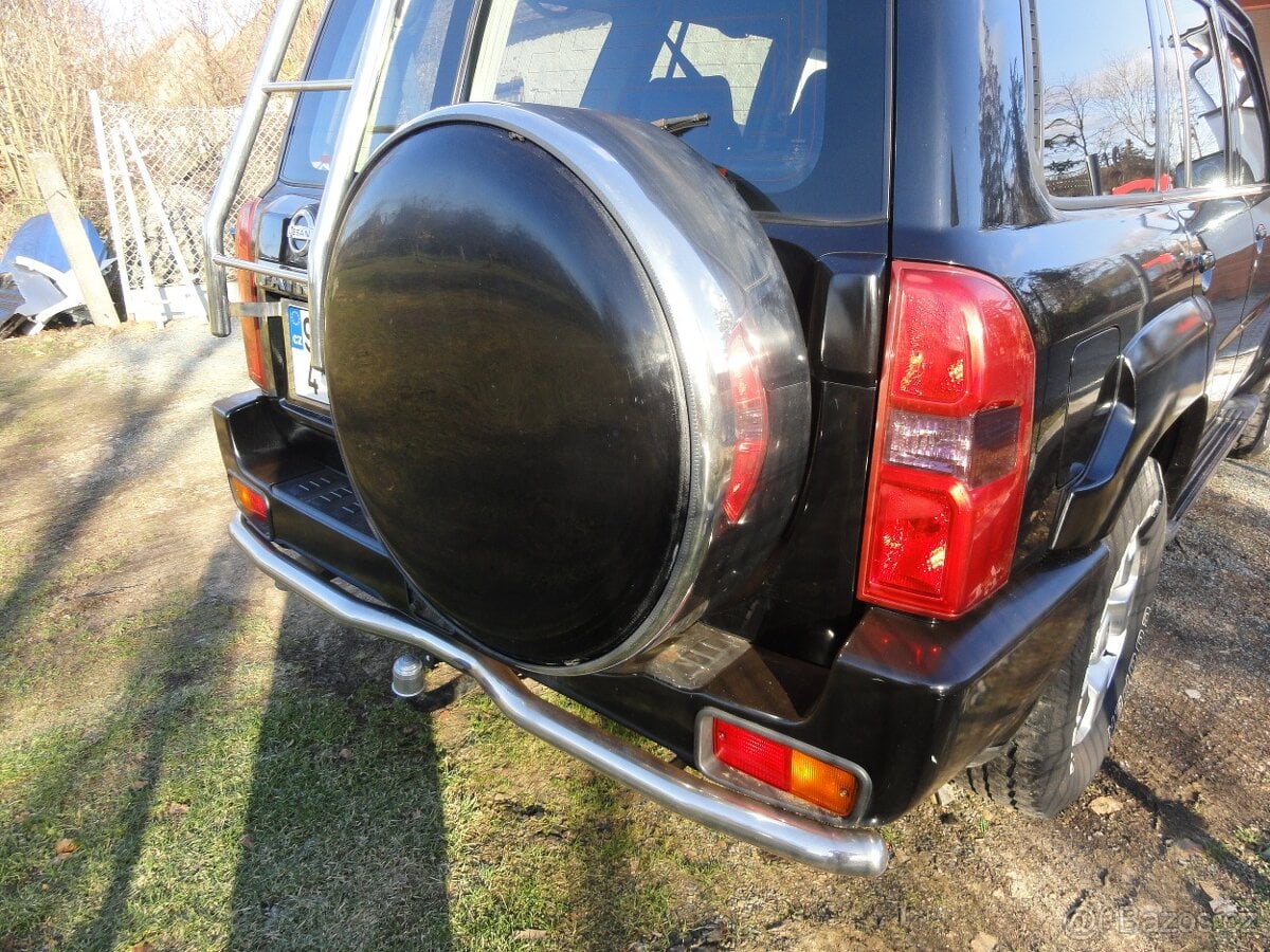 Kryt rezervy Nissan Patrol