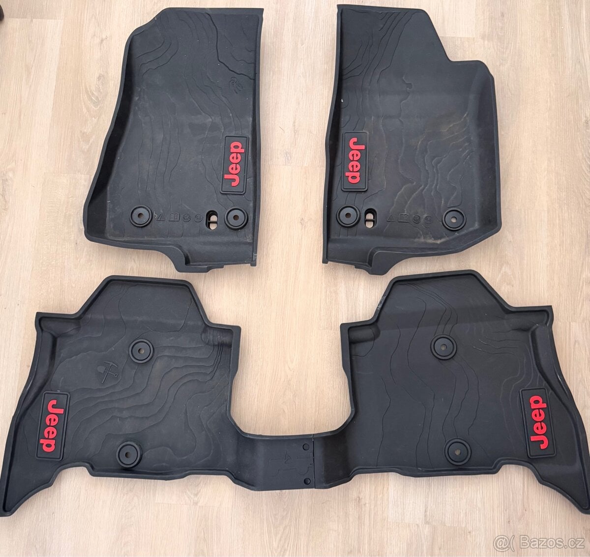 Jeep Wrangler 4xe gumové koberce