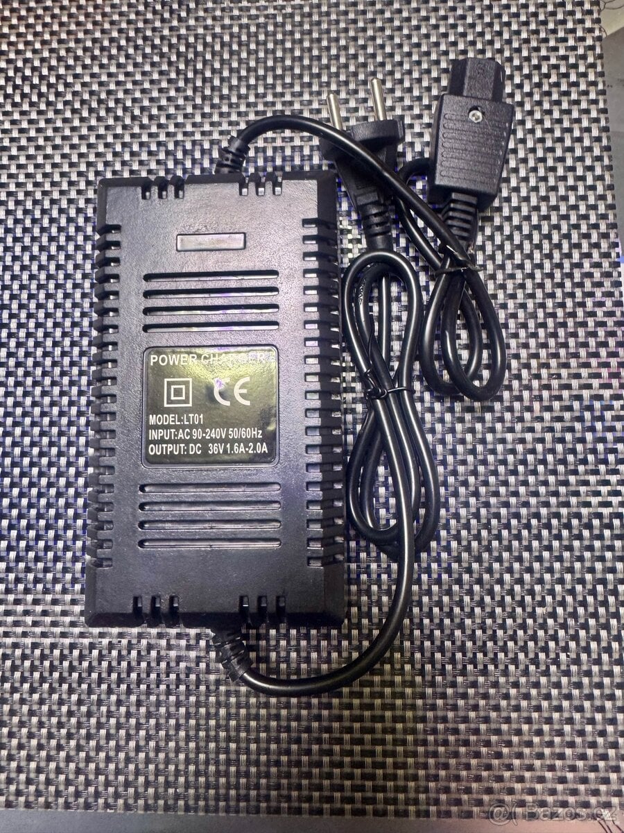 Nabíječka na elektrickou čtyřkolku/motorku 36v