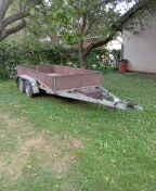 Přívěsný vozík brzděný