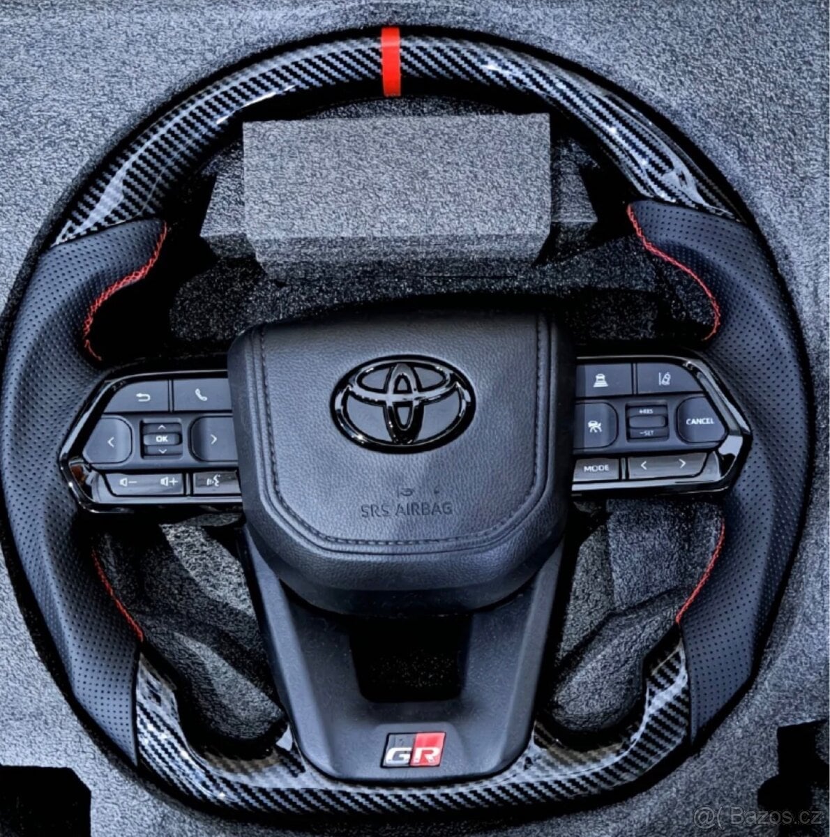 Sportovní volant Toyota GR – kůže / karbon – 2003–2026