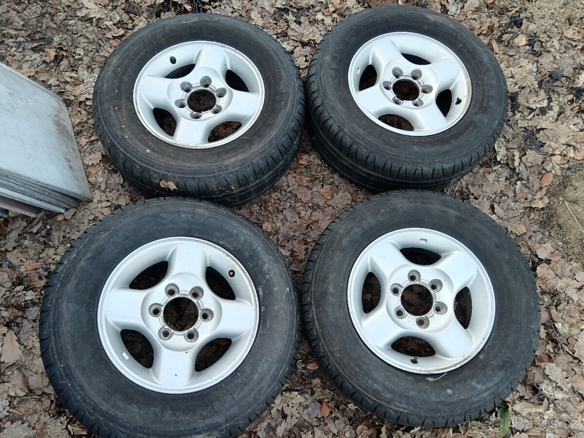 6x139,7 R16 z Nissan Navara