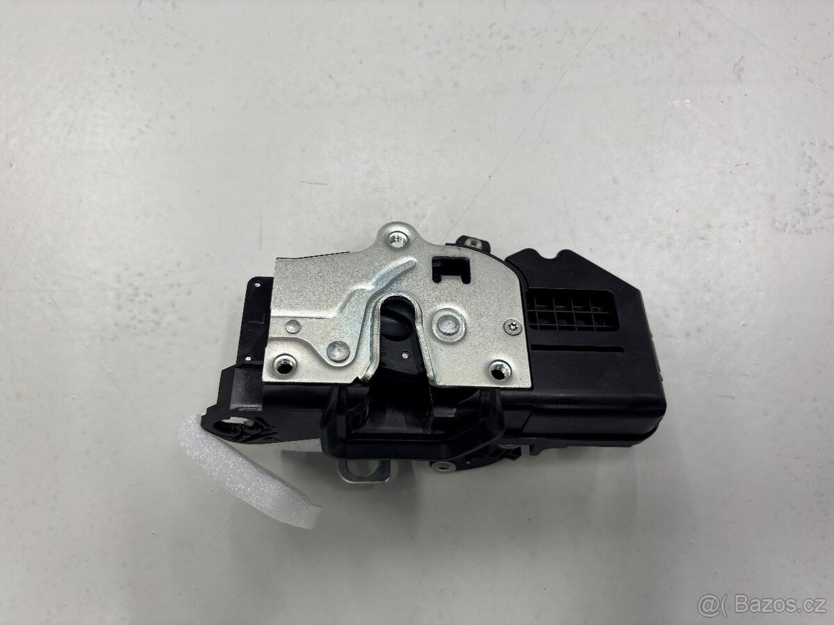 Zámky dveří levá strana