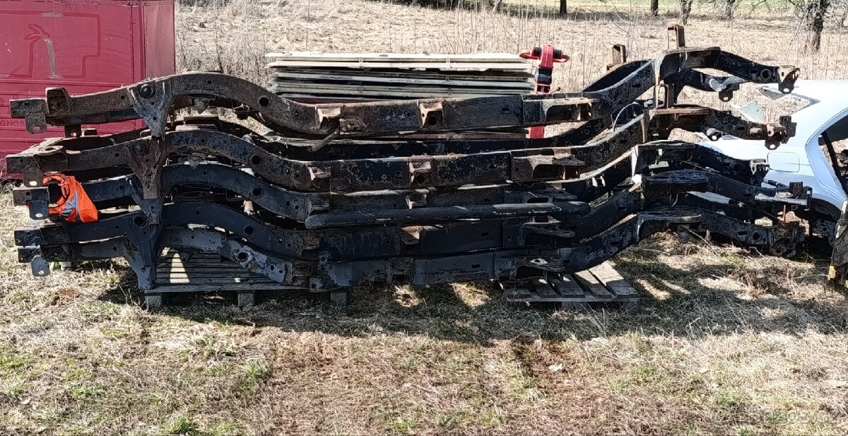 Podvozkové rámy Nissan Patrol Y60 , Y61