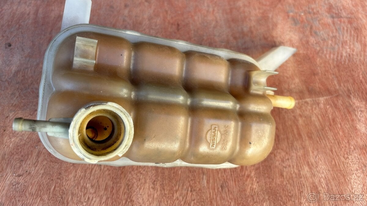 Expanzní nádoba chladiče ,Nissan Patrol