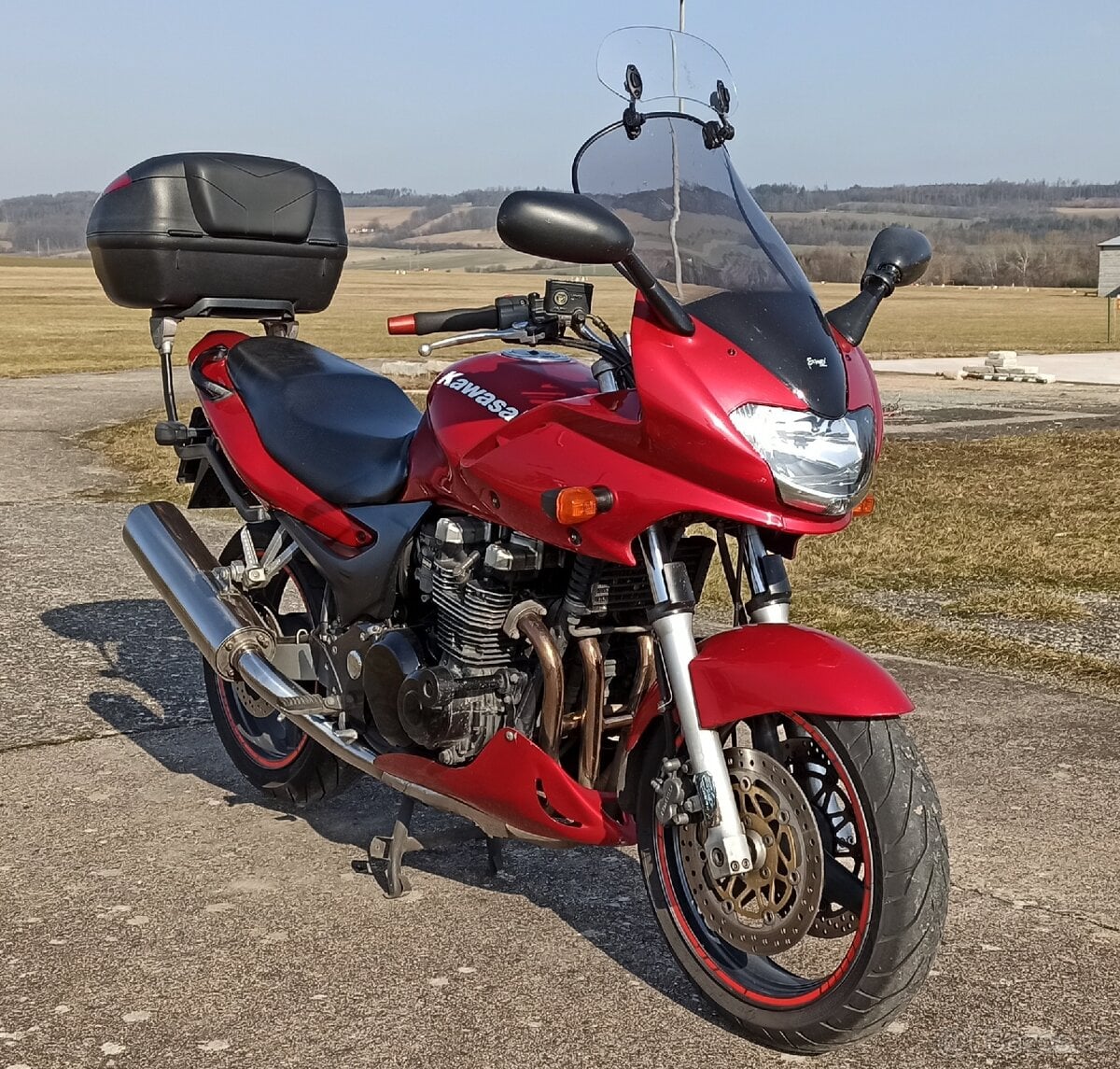 Kawasaki ZR-7S skvělý stav, po velkém servisu