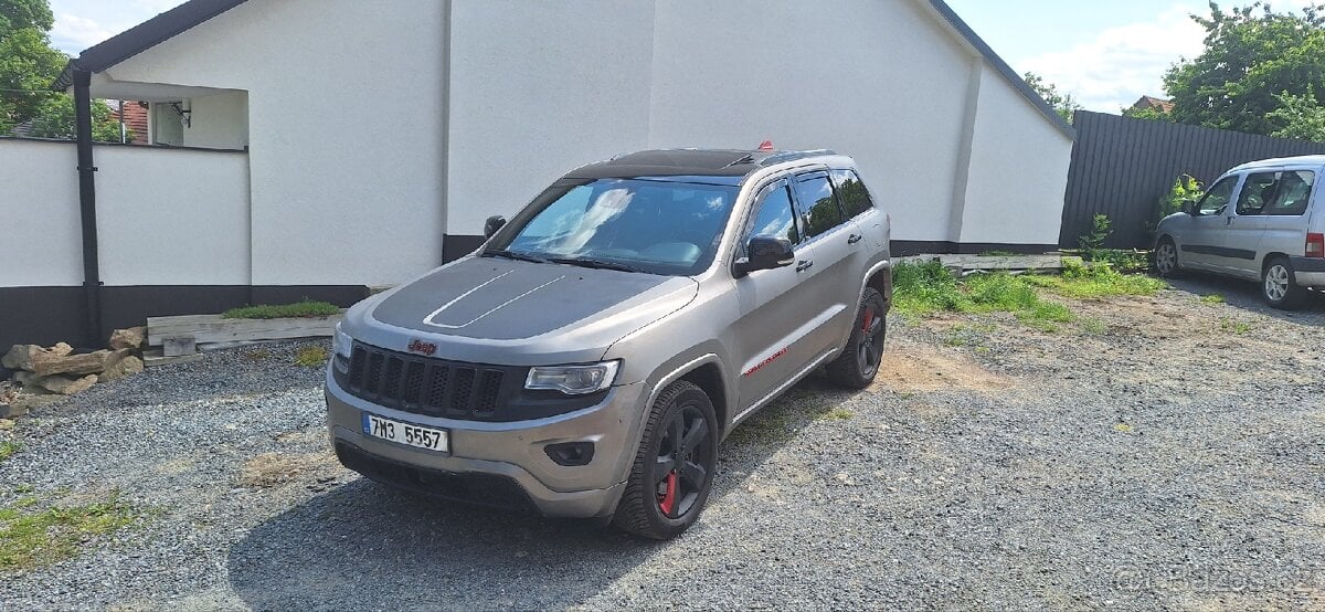 Jeep grand Cherokee overland, 2016 184kw. Odpočet DPH.