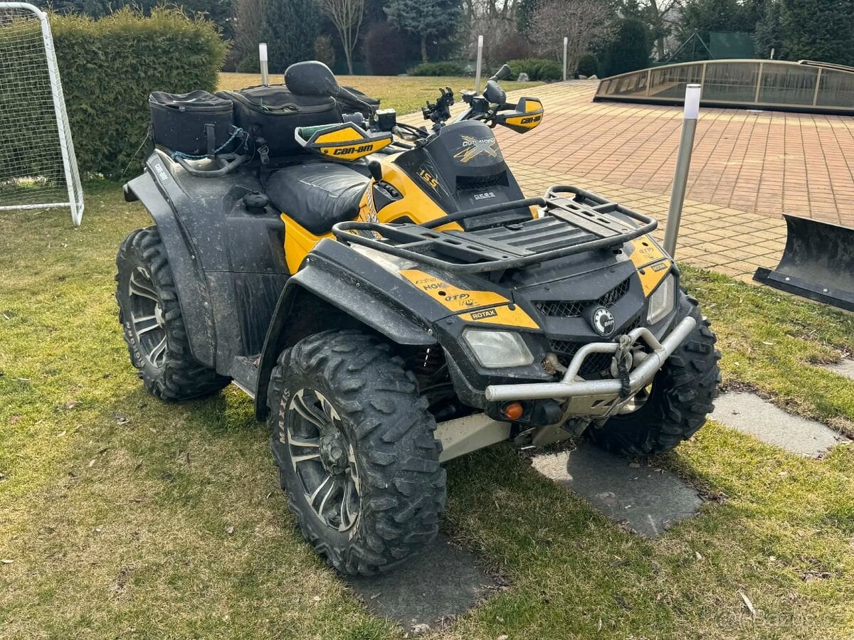 Can-Am OUTLANDER 800 XT